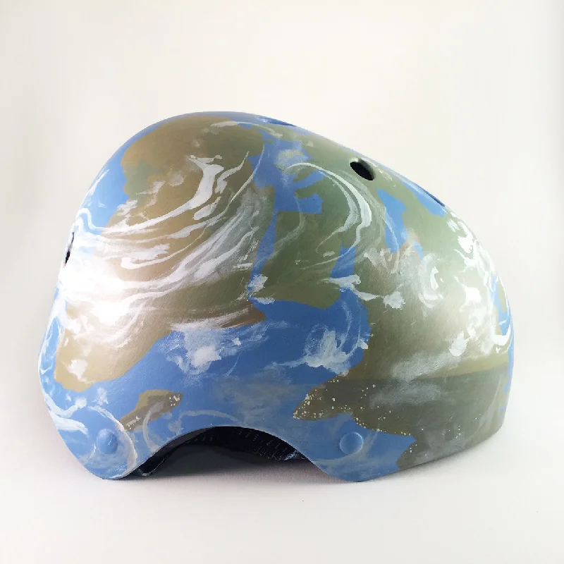 Earth Bike Helmet